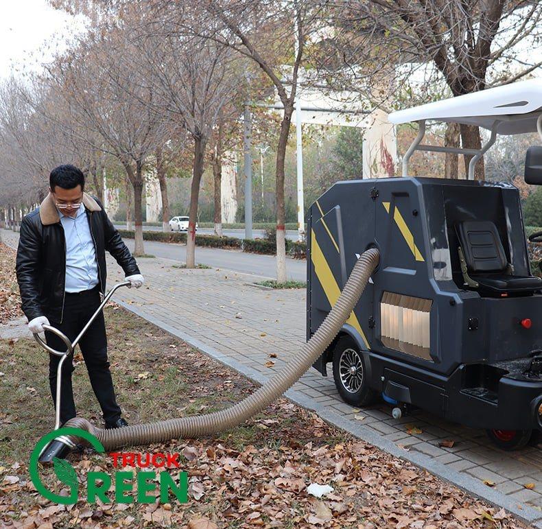 Xe quét hút rác, lá cây, nhà xưởng chạy điện 300 lít GR.BY- T5  Electric leaf vacuum collector vehicle