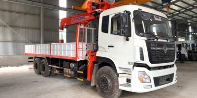 Xe tải Dongfeng 3 chân nhập khẩu gắn cẩu Kanglim 8 tấn KS2056T/S 