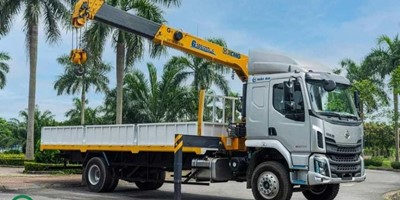 Cẩu XCMG 5 tấn lắp trên xe 8 tấn Chenglong